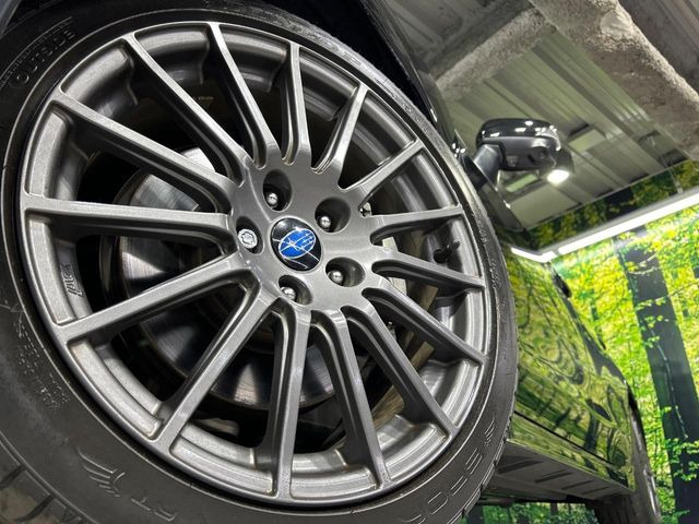 �y����18�C���`�A���~�z�C�[���z�O�ςɃ}�b�`���������A���~�z�C�[���𑕒����Ă���܂��B�e��ЊO�A���~�z�C�[����A�X�^�b�h���X�^�C�����戵�����Ă���܂��B���񂲑��k����������