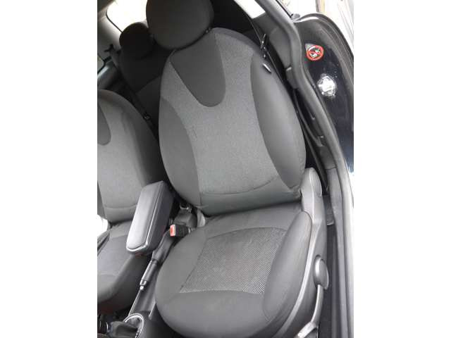 ���̓��[���b�p�̎Ԃł���MINI�͉^�]�ȏ���Ȃ��������L������̂ł�