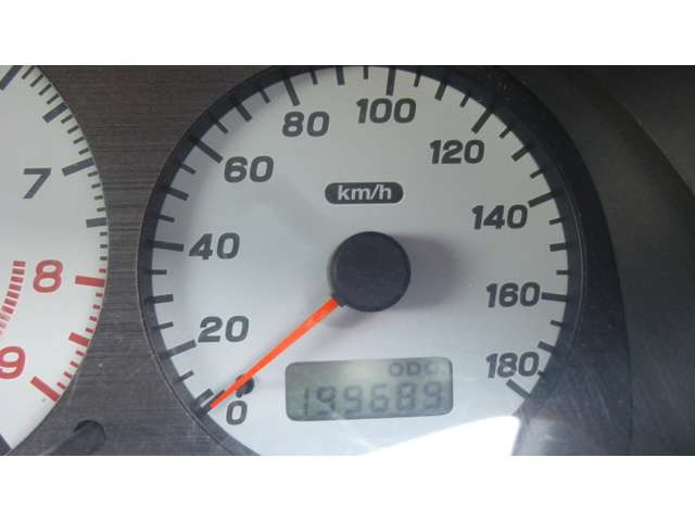 走行少な目20万k弱です。