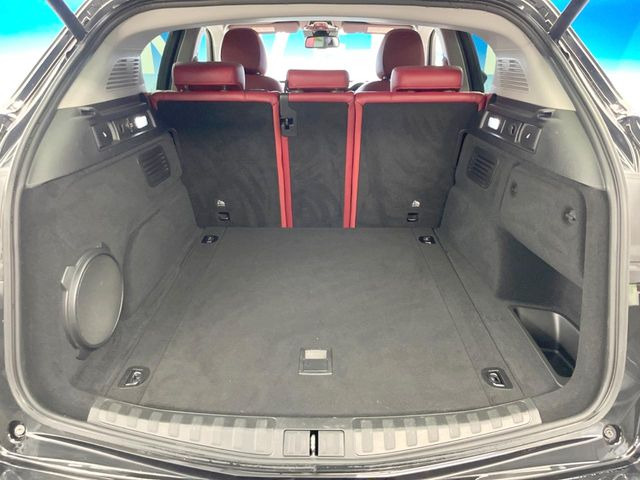 ●トランクルーム:趣味が広がる収容スペース!これだけの広さがあればお買い物やレジャーなどにも最適です!使用感も少なくきれいな状態を維持しております。