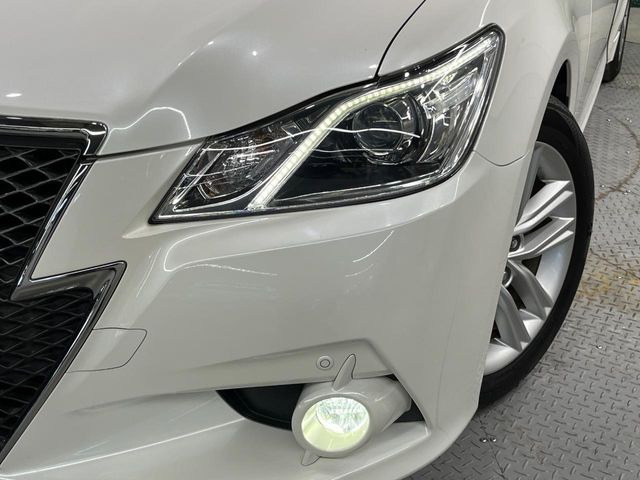 �yLED�w�b�h���C�g�z���V����ԑ��s�����ǍD�Ȏ��E���m�ۂ����S���ĉ^�]�ł��鍂�P�xLED�w�b�h���C�g�𑕔�!�_�����x�������A����d�͂��}�����Ă��܂��B