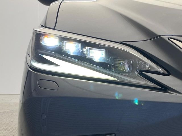 �y�O��LED�w�b�h���C�g�z�X�^�C���b�V���Ȍ����ڂ̎O��LED�w�b�h���C�g�𑕔���X�^�C�������łȂ��A��Ԃ̑��s�����E�ǍD�ň��S���Ă���肢�������܂��B