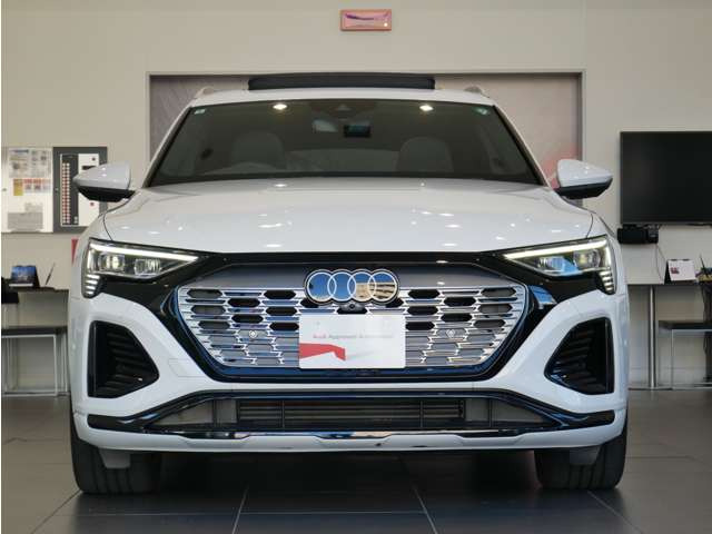 Q8 e-tron55 クワトロ Sライン 4WD