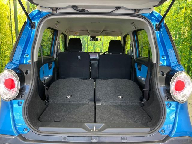 普段のお買い物や通勤、送迎等に十分な荷室スペースを確保しております。セカンドシートを倒すと、大きな荷物の積載も可能です♪