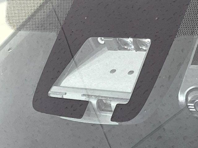 �y�g���^�Z�[�t�e�B�Z���X�z���s���ɑO���̎ԗ�����F�����A�Փ˂������Ȏ��͌x��ƃu���[�L�ŏՓˉ���Ɣ�Q�y�����A�V�X�g�B�����S�Ƀh���C�u�����y���݂��������܂��B