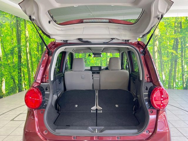 後席を格納すると、これだけの広さが!シーンに合わせたシートアレンジで、大きな荷物も積むことが出来ます♪