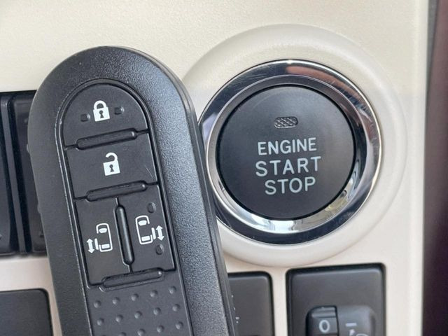 �y�L�[�t���[�V�X�e���z�J�o����|�P�b�g�ɓ��ꂽ�܂܂ł��h�A�̎{���E�������\�ȃX�}�[�g�L�[�𑕔��B�G���W���̃I���E�I�t�����J�M�����o���K�v����������Ƃ��Ă��֗��ł���