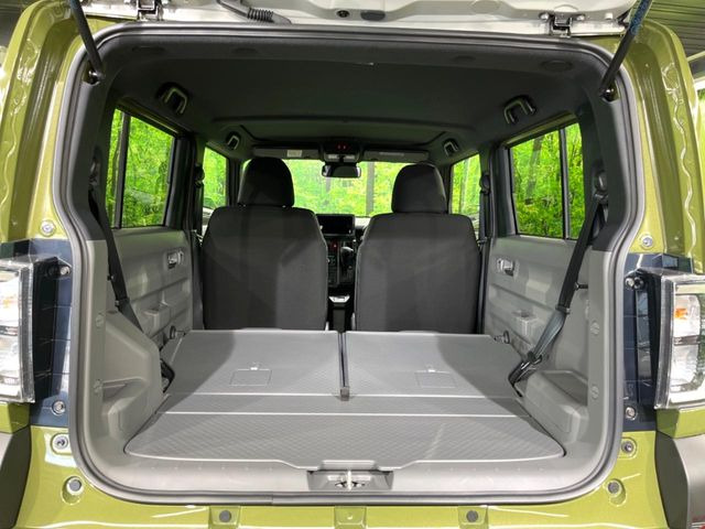 ���i�̂���������ʋ΁A���}���ɏ\���ȉ׎��X�y�[�X���m�ۂ��Ă���܂��B�Z�J���h�V�[�g��|���ƁA�傫�ȉו��̐ύڂ��\�ł���