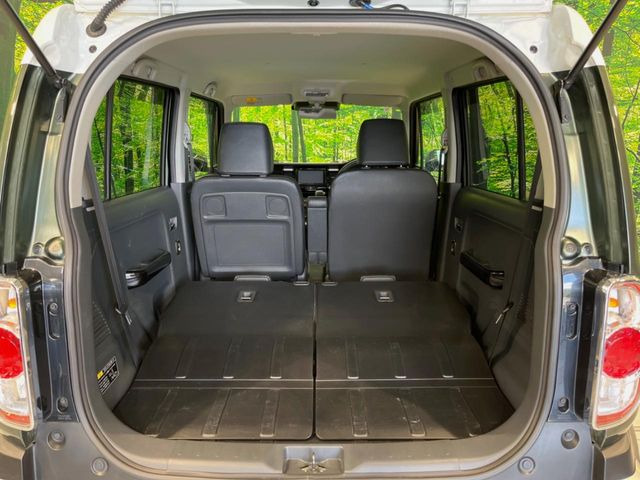 普段のお買い物や通勤、送迎等に十分な荷室スペースを確保しております。セカンドシートを倒すと、大きな荷物の積載も可能です♪