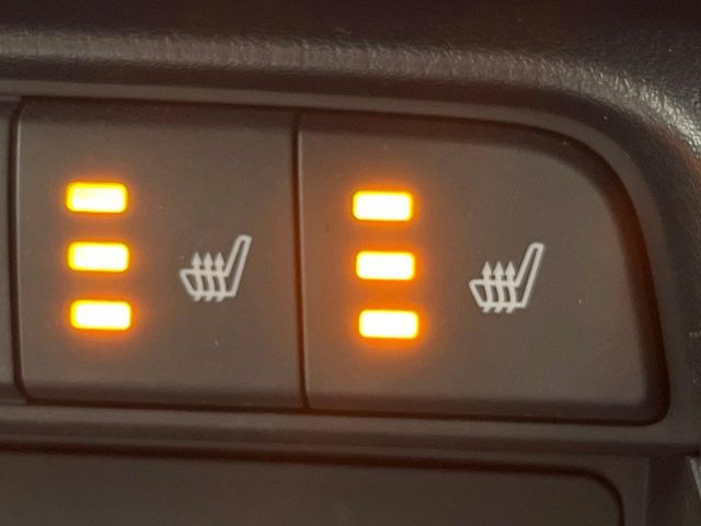 【シートヒーター】寒い日に重宝するシートヒーター!エアコンより早く温まってくれるので寒がりの人も安心ですね♪エアコンの温風は乾燥するから苦手、という方にもをおすすめです。