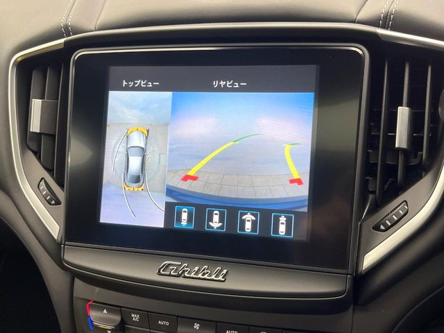 ���p�m���~�b�N�r���[���j�^�[:��p�̃J�����ɂ��A�ォ�猩���낵���悤�Ȏ��_��360�x�N���}�̎��͂��m�F���邱�Ƃ��ł��܂������p�������m�F���₷���A�����ꏊ�ł̐؂�Ԃ��⒓�Ԃ��X���[�Y�ɍs���܂��B