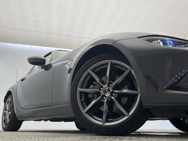 【純正17インチアルミホイール】外観にマッチした純正アルミホイールを装着しております。各種社外アルミホイールや、スタッドレスタイヤも取扱いしております。是非ご相談ください♪