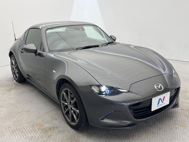 大好評のボディコーティング「弾スプラッシュコート」もご納車までに施工可能。通常のガラスコートと異なる、耐久年数6年の無機質ガラスコーティングが、ボディをキレイな状態に保ってくれます。