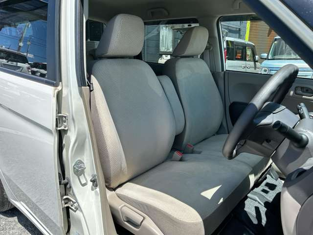 ���X�ł͌y�����Ԃ��畁�ʎԂ܂ŕ��L���I�[�����[�J�[�̎Ԏ�E�F�E�O���[�h��L�x�ɑ����Ă���܂��B