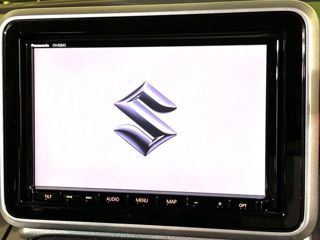 �y�����i�r�z�l�C�̏����i�r�𑕔����Ă���܂��B�i�r�̎g���₷���͂������A�I�[�f�B�I�@�\���[��!�L�����v�◷�s�͂������A�ʋ΂┃�����ȂǕ��i�̃h���C�u���y�����Ȃ�͂���