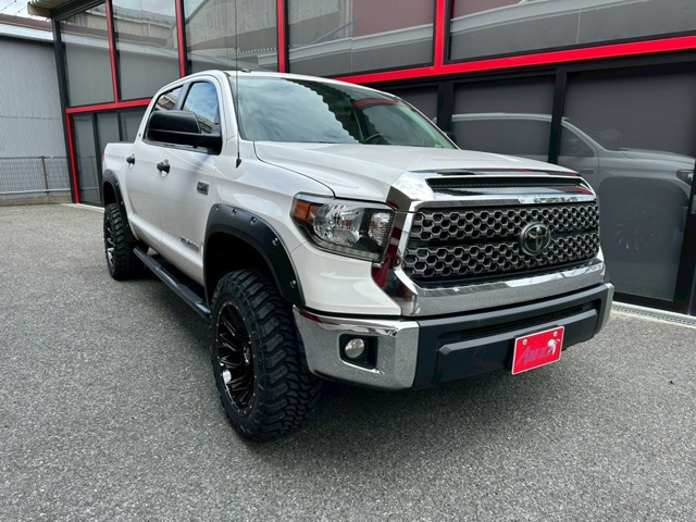タンドラ(トヨタ) クルーマックス SR5 5.7 V8 4WD　黒革 サイドステップ 20インチAW 新品タ 中古車画像