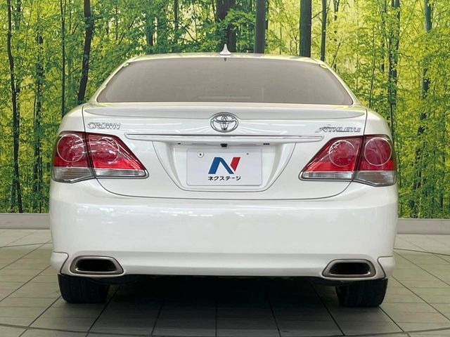 安心の最長10年・走行無制限保証(有償)をご用意。保証内容も充実はもちろん、無料点検&オイル交換や、年中無休の全国・24時間ロードサービスも付帯されておりますのでご安心下さい。