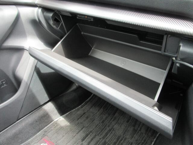 �Ԍ��ؓ��ꓙ���ވꎮ�����[�ł���O���[�u�{�b�N�X�ł��B