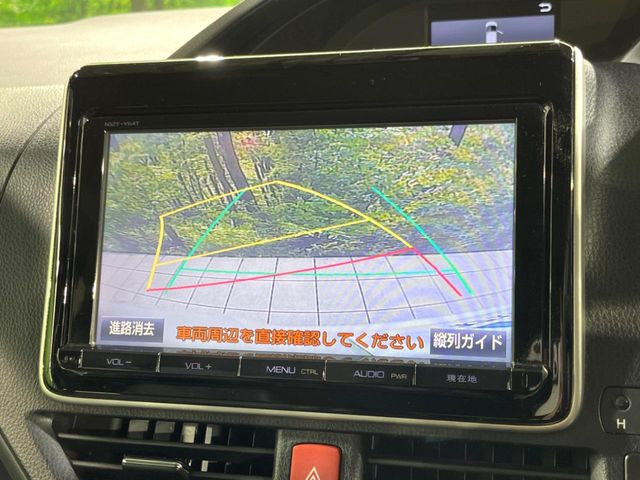 【バックカメラ】駐車時に後方がリアルタイム映像で確認できます。大型商業施設や立体駐車場での駐車時や、夜間のバック時に大活躍!運転スキルに関わらず、今や必須となった装備のひとつです!