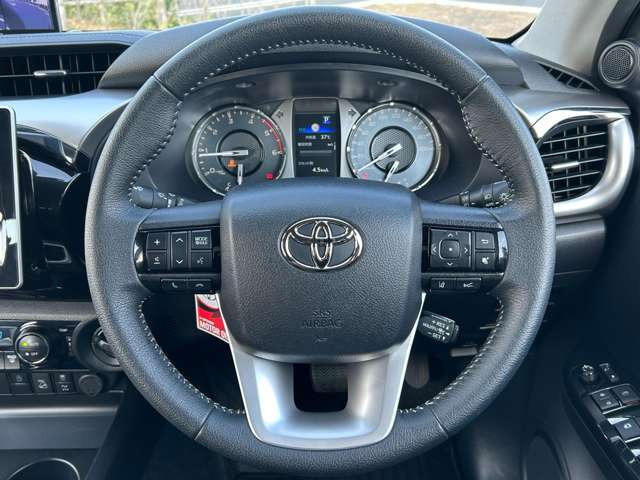 お電話・メールにてご質問・ご相談などお気軽にしてください^^もちろんご来店していただき、直接お車をご覧になってください。試乗もご対応させていただきますので、スタッフ一同お待ちしております。