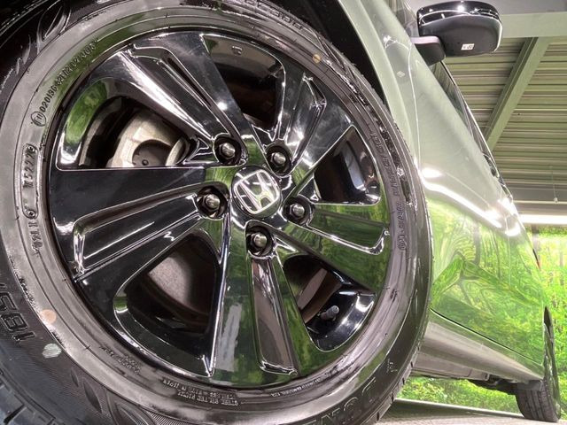 �y����15�C���`�A���~�z�C�[���z�O�ςɃ}�b�`���������A���~�z�C�[���𑕒����Ă���܂��B�e��ЊO�A���~�z�C�[����A�X�^�b�h���X�^�C�����戵�����Ă���܂��B���񂲑��k����������