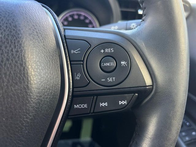 【レーダークルーズコントロール】高速道路での長距離走行が楽に!!自動で速度を保つクルーズコントロールが、衝突軽減システムと連携し、前方の車両を感知して車間を保つように速度調節してくれます!!