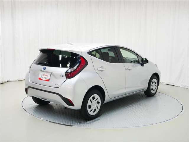 アクア1.5 G E-Four 4WD