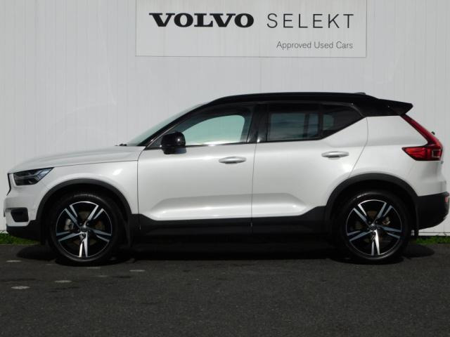 XC40B4 AWD Rデザイン 4WD