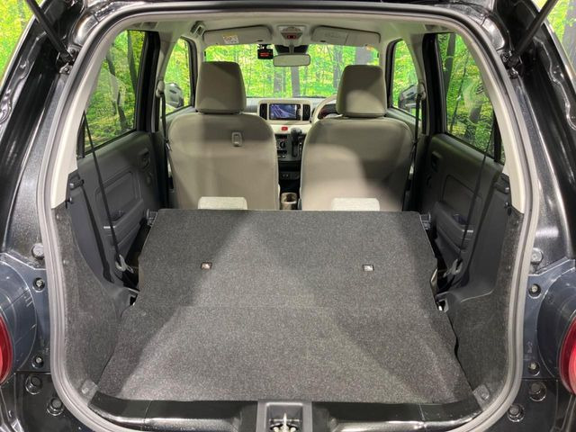 後席を格納すると、これだけの広さが!シーンに合わせたシートアレンジで、大きな荷物も積むことが出来ます♪