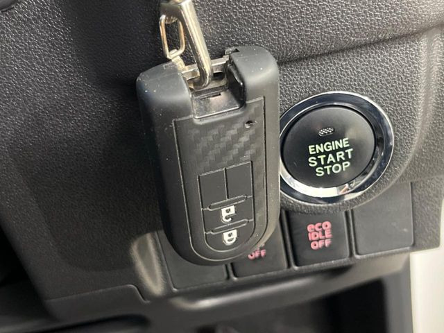 �y�A�N�Z�X�L�[&�v�b�V���X�^�[�g�z�J�o����|�P�b�g�ɓ��ꂽ�܂܂ł��h�A�̎{���E�������\�ȃX�}�[�g�L�[�𑕔��B�G���W���̃I���E�I�t�����J�M�����o���K�v�������A�{�^�����v�b�V�����邾����OK��