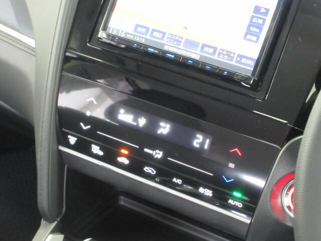 オートエアコンで自分好みの室温を素早く設定出来ます。快適な室温で、快適な運転をお楽しみ下さい!
