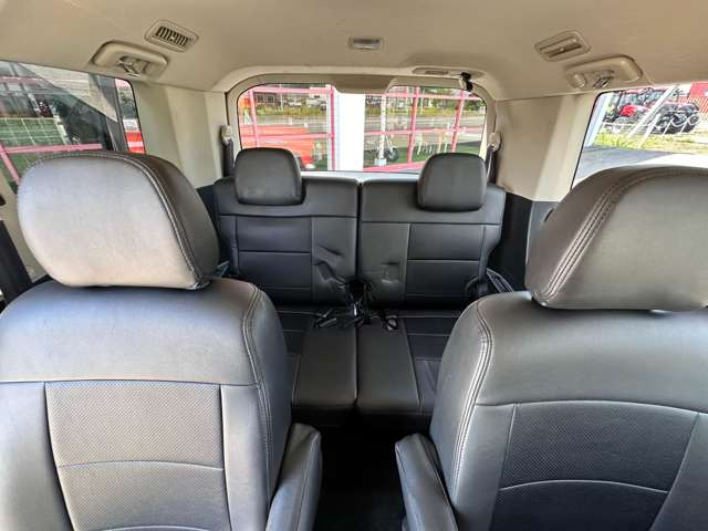 3列シートです。