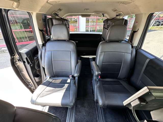 同乗者の乗り心地は座席の快適さで決まります。大事な人を乗せるからこそ、こだわりたい部分ですね。