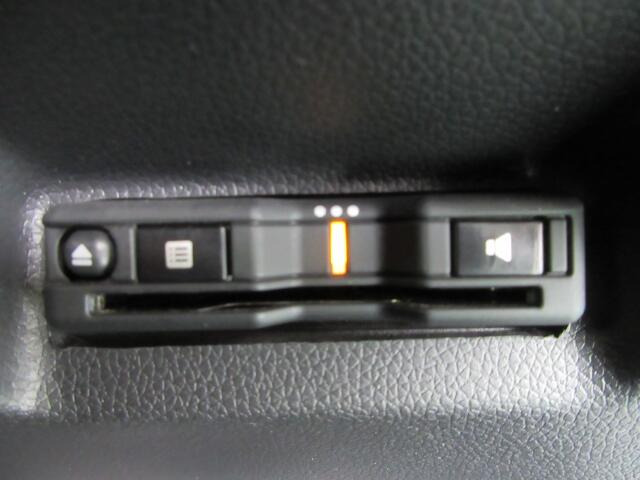 ETC利用で高速料金割引!料金所渋滞を解消しアイドリング時に発生する排気ガスも減らせCO2削減にも貢献!環境のみならずおサイフにも優しいですね。