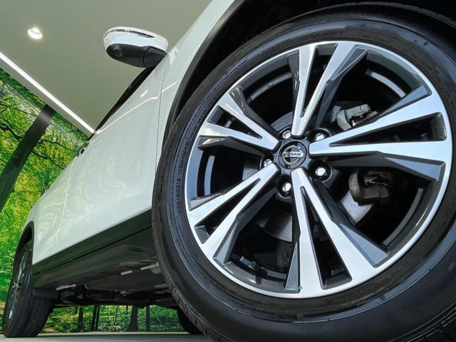 �y����18�C���`�A���~�z�C�[���z�O�ςɃ}�b�`���������A���~�z�C�[���𑕒����Ă���܂��B�e��ЊO�A���~�z�C�[����A�X�^�b�h���X�^�C�����戵�����Ă���܂��B���񂲑��k����������