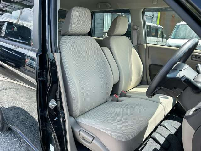 ���X�ł͌y�����Ԃ��畁�ʎԂ܂ŕ��L���I�[�����[�J�[�̎Ԏ�E�F�E�O���[�h��L�x�ɑ����Ă���܂��B