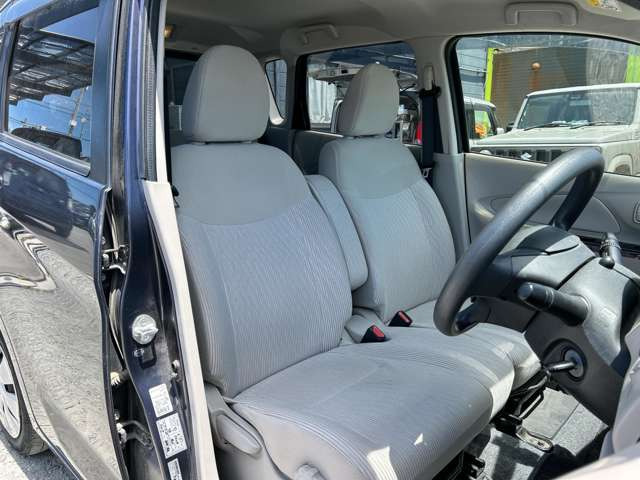 ���X�ł͌y�����Ԃ��畁�ʎԂ܂ŕ��L���I�[�����[�J�[�̎Ԏ�E�F�E�O���[�h��L�x�ɑ����Ă���܂��B