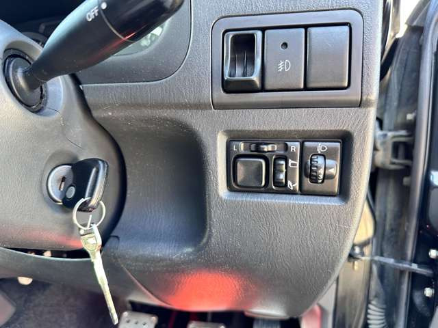 常に触れる事となる運転席周りです。まるで自宅に居るようにリラックスできる運転席です。外の喧騒を忘れさせてくれますね。