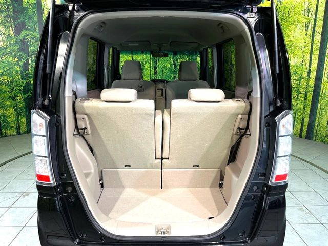 ���i�̂���������ʋ΁A���}���ɏ\���ȉ׎��X�y�[�X���m�ۂ��Ă���܂��B�Z�J���h�V�[�g��|���ƁA�傫�ȉו��̐ύڂ��\�ł���