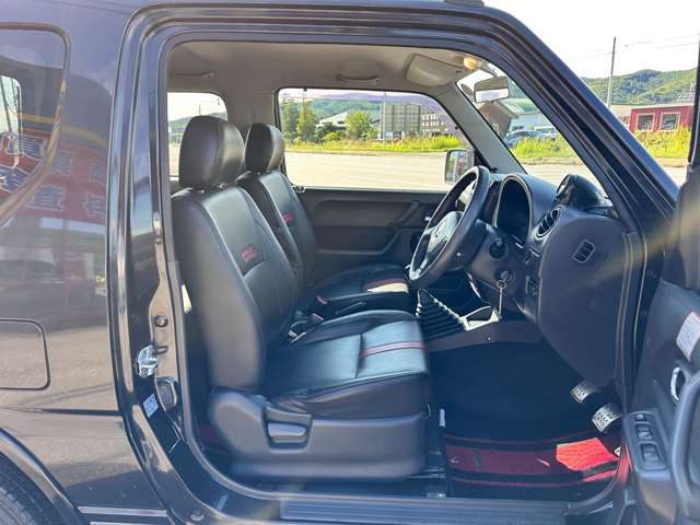 運転する際の心地よさは、シートが大部分を占めるかと思います。ぜひ一度実車をご確認下さい!