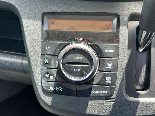 【オートエアコン】寒い冬も暑い夏でも自動で設定した温度に調節してくれます♪