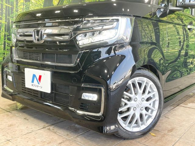 【シーケンシャルターンランプ付きLEDヘッドライト】人気の『流れるウィンカー』付きのLEDヘッドライトを装備♪高級感はもちろん、点灯時は存在感たっぷりで他車からも認識されやすく安心です。