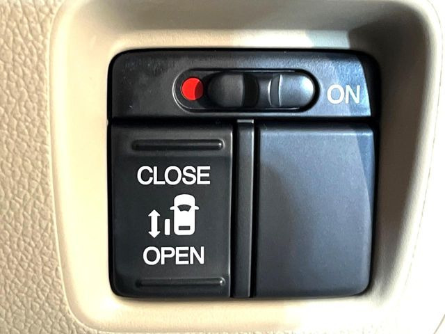 �y�p���[�X���C�h�h�A�z�X�}�[�g�L�[��^�]�Ȃ̃X�C�b�`�ŃX���C�h�h�A�̊J���\���d��������͂����ăh�A���J����K�v�������A���������q�l�ł��A�d���ו��������Ă��鎞�����N�ɊJ���߂ł��܂���