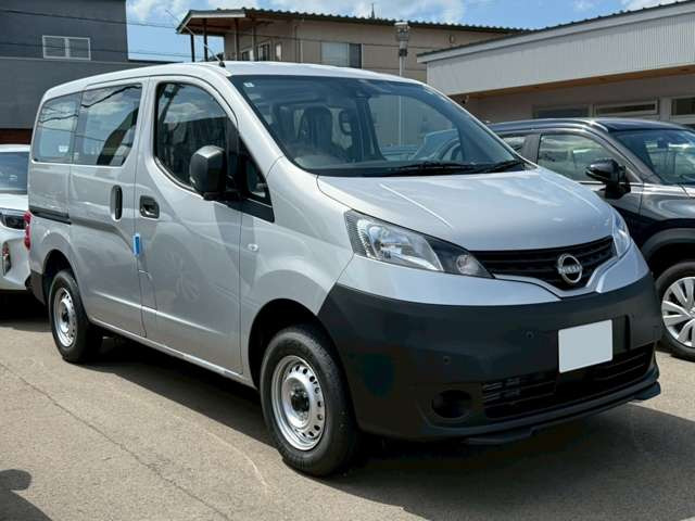 NV200バネットバン1.6 DX 4WD