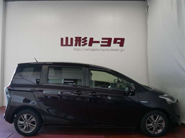 シエンタハイブリッド 1.5 G クエロ