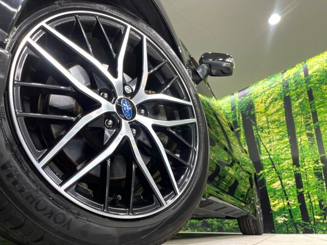 �y����18�C���`�A���~�z�C�[���z�O�ςɃ}�b�`���������A���~�z�C�[���𑕒����Ă���܂��B�e��ЊO�A���~�z�C�[����A�X�^�b�h���X�^�C�����戵�����Ă���܂��B���񂲑��k����������