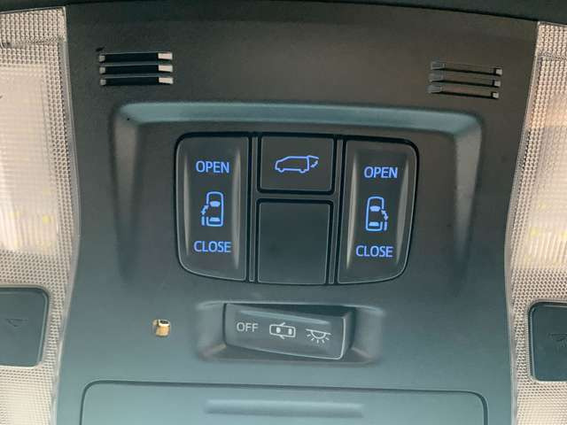 �l�C�̗����d���X���C�h�h�A�t��!�����̕���ו��Ŏ肪�ǂ����Ă����Ԃł������X���C�h�h�A�������J�Ń��N�`���ł�!!