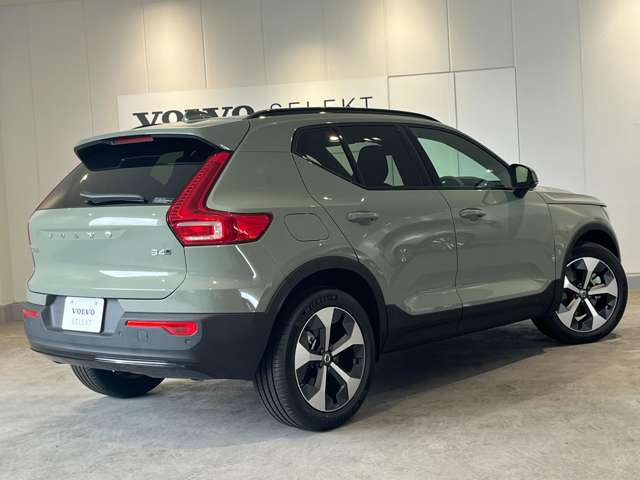 XC40ウルトラ B4 AWD ダークエディション 4WD