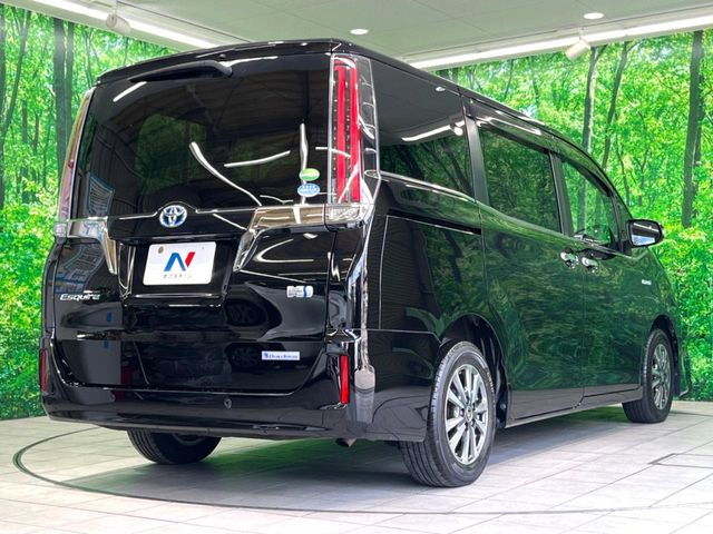 ☆全国のネクステージからお取り寄せが可能※!遠方の店舗に展示してあるクルマが気になる場合も、最寄りの店舗でご覧いただくことが可能です!是非私たちに要望をお聞かせください!※別途費用