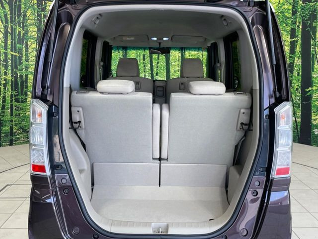 普段のお買い物や通勤、送迎等に十分な荷室スペースを確保しております。セカンドシートを倒すと、大きな荷物の積載も可能です♪
